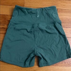 ALPHALETE pulse surge short